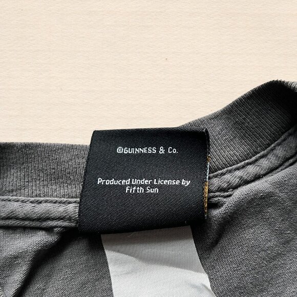 Vintage Guinness "Lovely day for a Guinness" Distressed T-Shirt - Picture 4 of 4